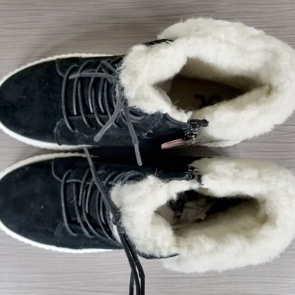 Religious Comfort Key Lime High Top Faux Fur Booties Black Suede Womens Size 7 M - Picture 8 of 10